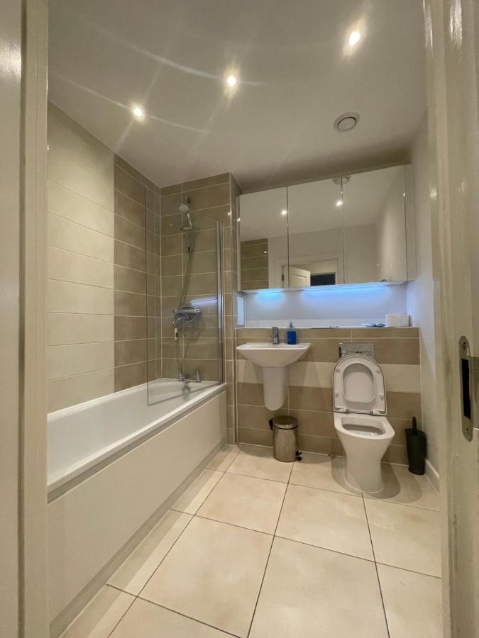 Amazing Apartment Moments Away From The Heart Of London Exteriör bild